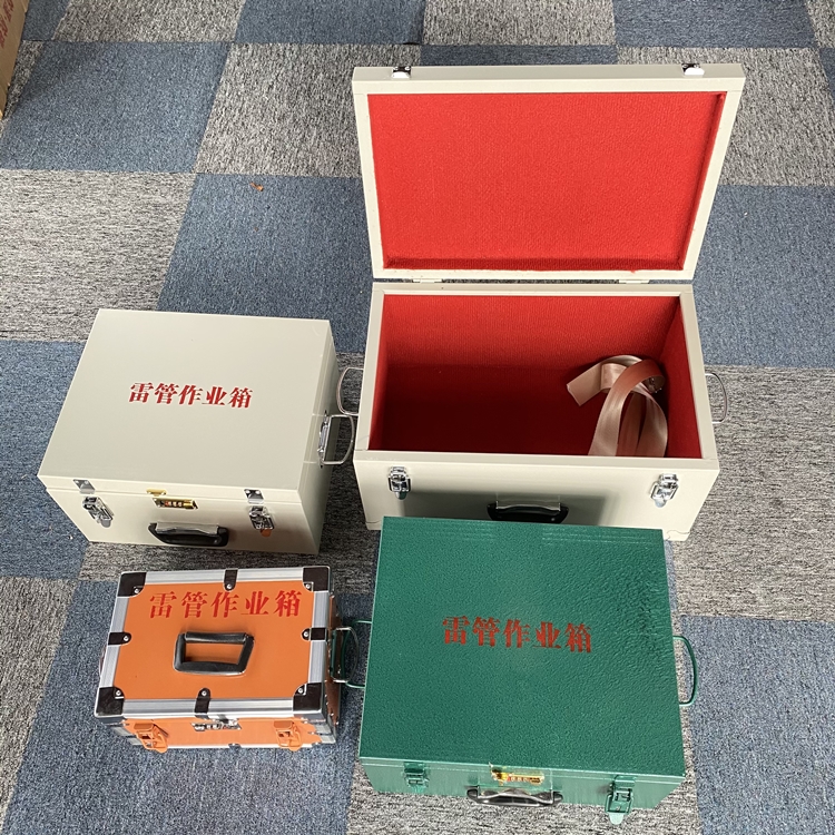 忠县爆破工程作业箱如何选择？玻璃钢与传统材质的全面对比